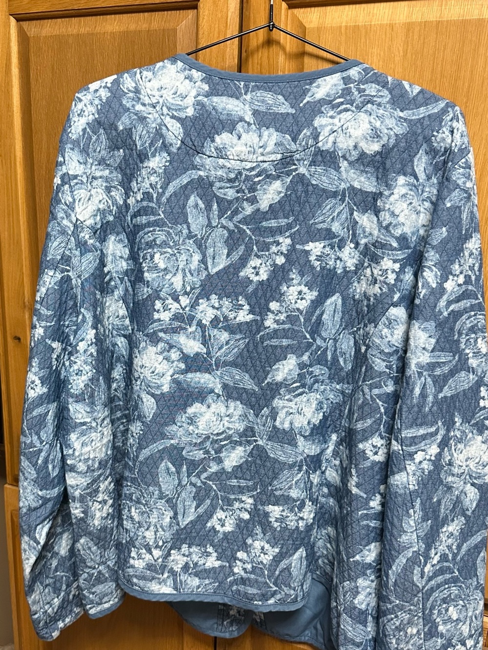Isaac Mizrahi Live Blue Floral Quilted Snap-Front Jacket - Picture 3 of 5